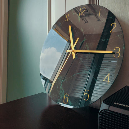 SilentElegance Clock